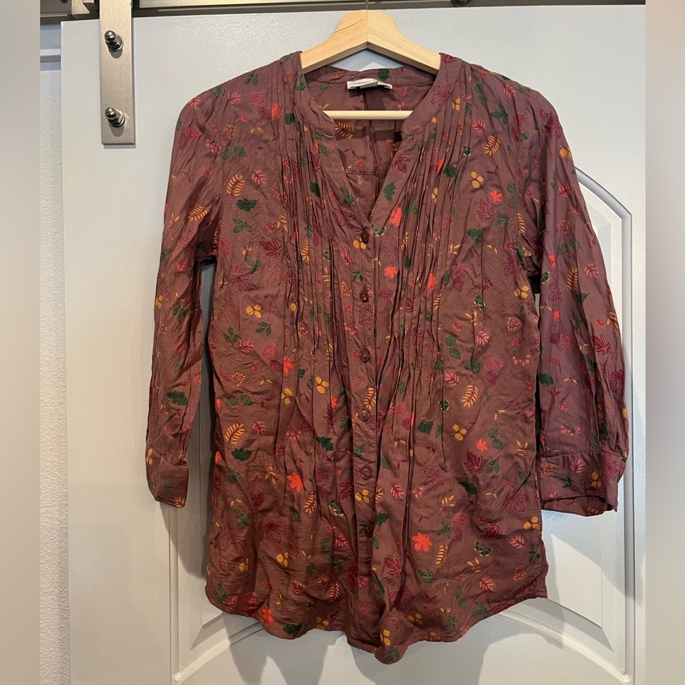 Coldwater Creek autumn leaf tuxedo style long sleeve blouse. GUC!